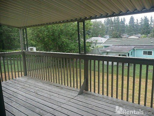 3rd image of 9810 Wildwood Ave SW
