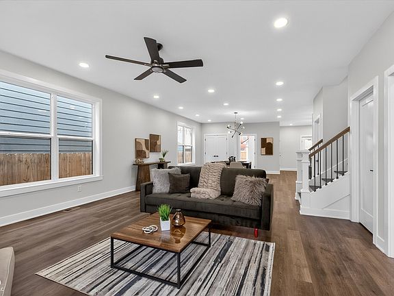 5th image of 220 Eastern Ave