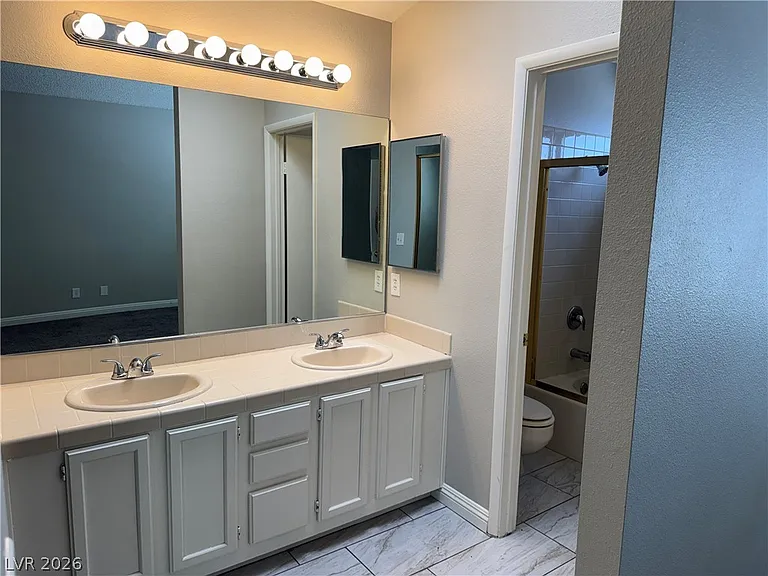 8653 Freeport Ln — Photo 11