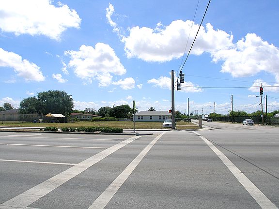 5th image of 2200 Nw 75 St