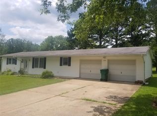 5556 Meadow Ln, Festus, MO 63028