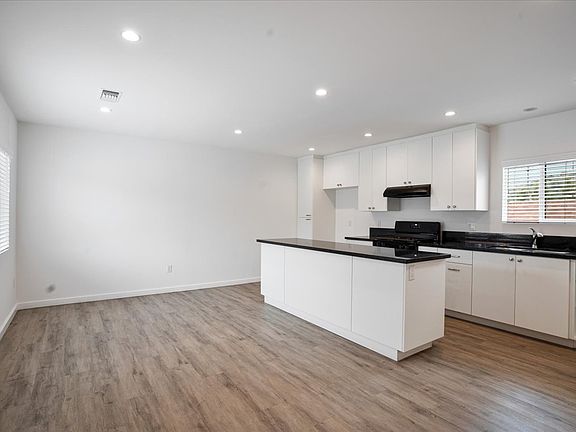 2nd image of 2952 Honolulu Ave #A