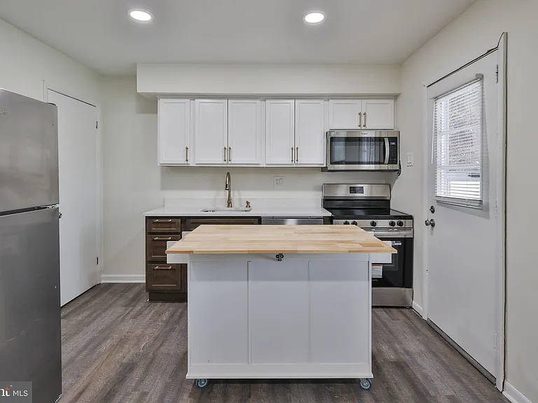 305 S Warminster Rd #B2 — Photo 14
