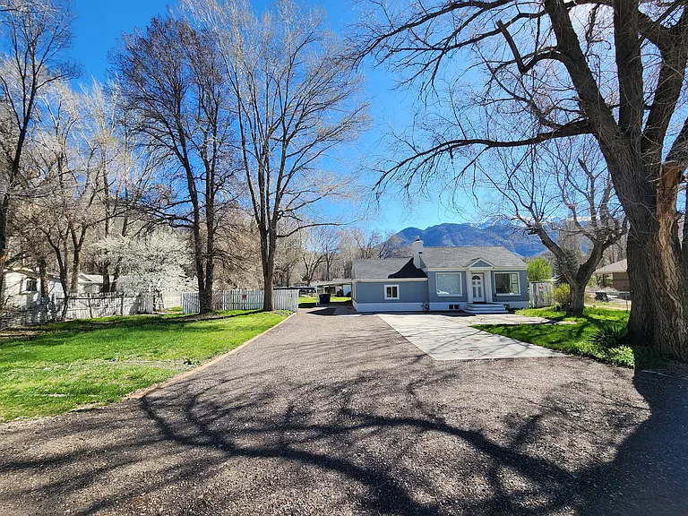1650 Fowler Ave — Photo 12