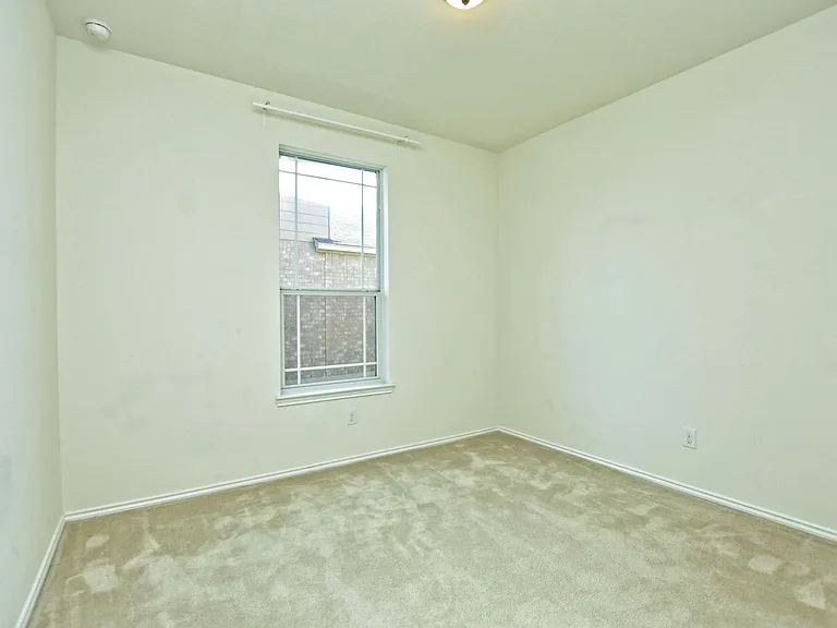 2717 Claremont Ct — Photo 25