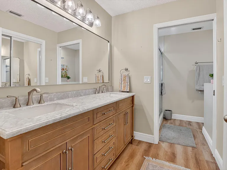 10065 Camelback Ln — Photo 38