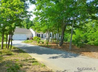 773 Summit Springs Dr, Flat Rock, NC 28731