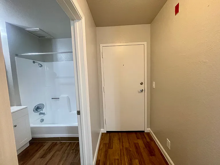 1337 N Madison St #15 — Photo 11