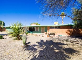 7063 E Blue Lake Dr, Tucson, AZ 85715