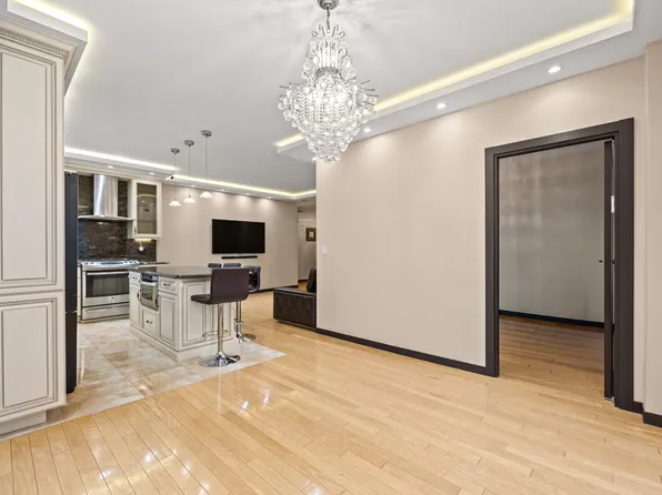 45 Oceana Drive East image 12 of 31