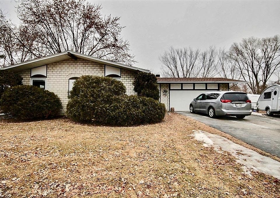 1st image of 207 Church Dr