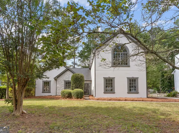 5500 Arrowind Rd NW, Lilburn, GA 30047