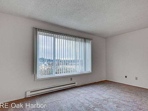 4th image of 304 N Main St APT 01