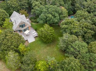 350 Montauk Hwy, Southampton, NY 11968