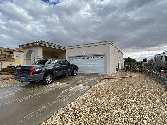 2nd image of 10882 Loma De Alma Dr