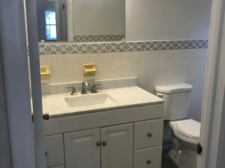 2215 Forest Dr — Photo 3