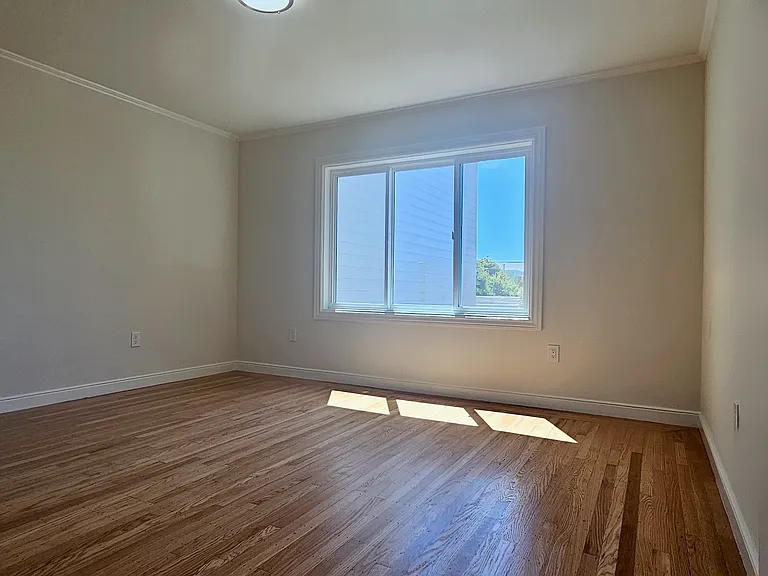 1915 28th Ave — Photo 13