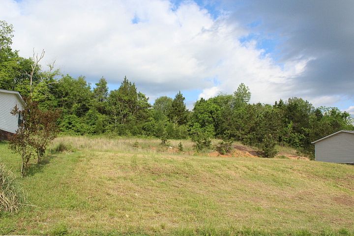 1st image of 20 Poplar Glen Dr