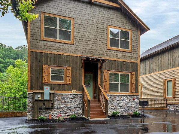 Log Cabin - Pigeon Forge TN Real Estate - 99 Homes For Sale | Zillow