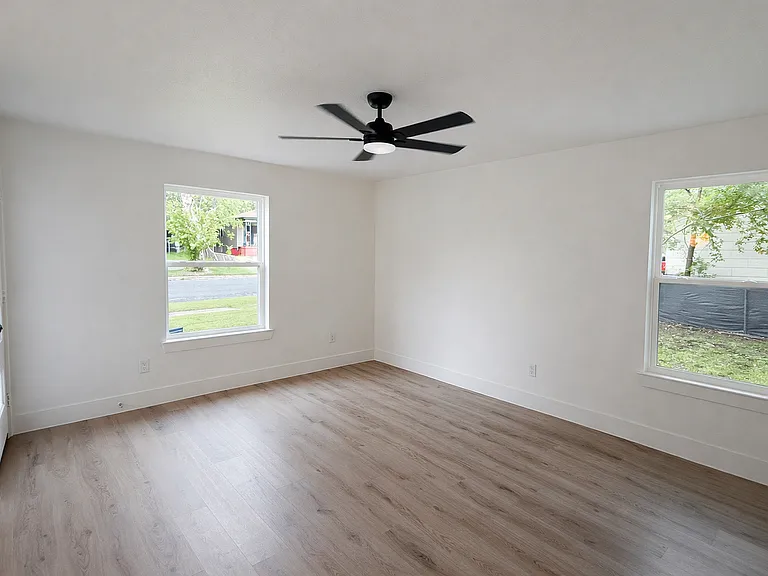 502 Duncan Ave — Photo 7