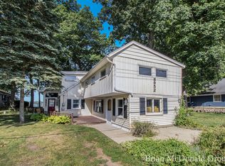 8952 Long Lake Dr E, Scotts, MI 49088