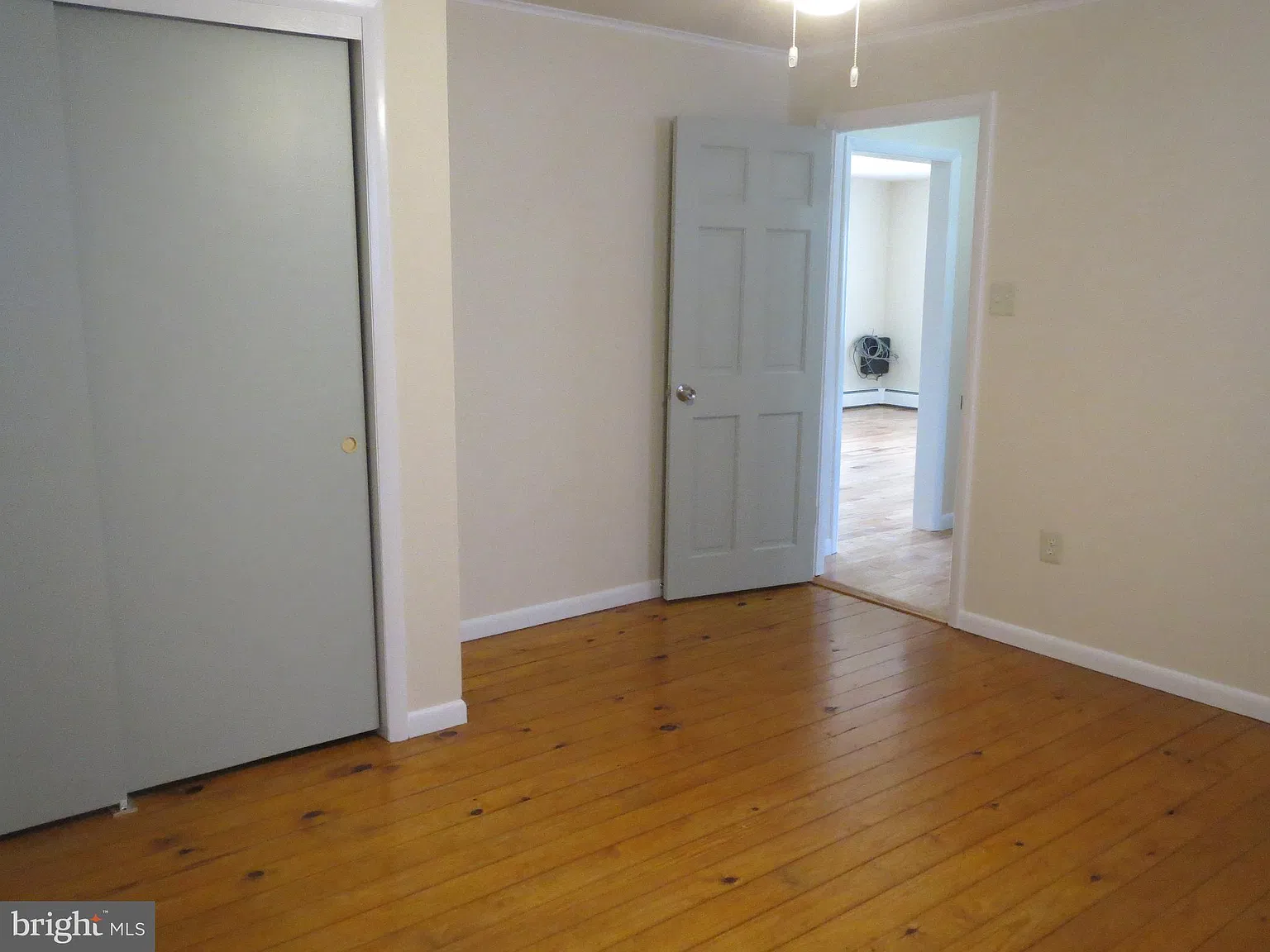 2 bed, 1.0 bath, 75000 sqft, $1,800 — Photo 4