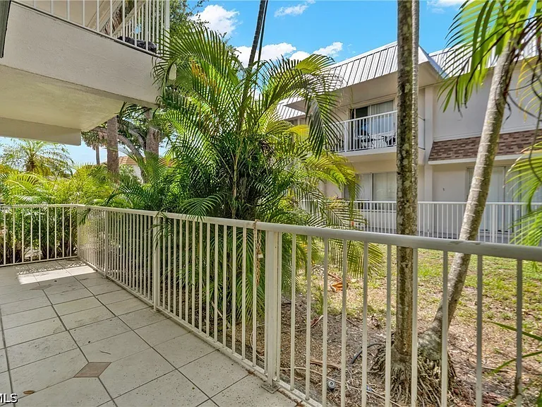 1830 Maravilla Ave #806 — Photo 25