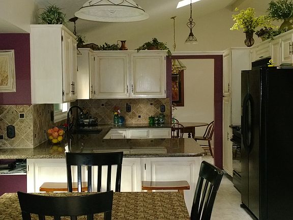Kitchen / breakfast nook