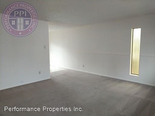 4th image of 3420 SE 58th Ave #5974536