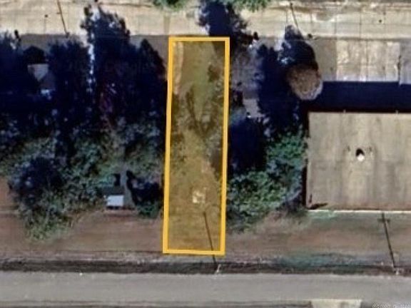 5th image of 813 Dixie St