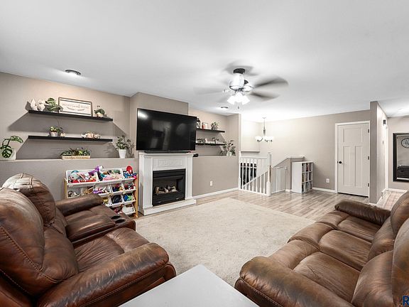5th image of 5820 W 51st St