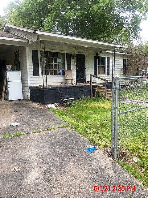 2nd image of 801 Adams St