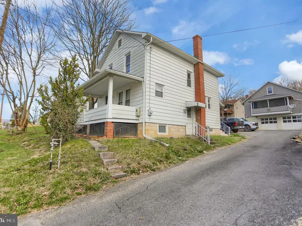 18 Knepp Ave, Lewistown, PA 17044