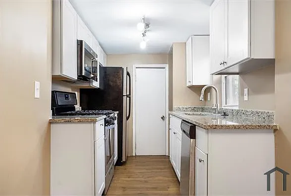 424 S Eden St — Photo 5
