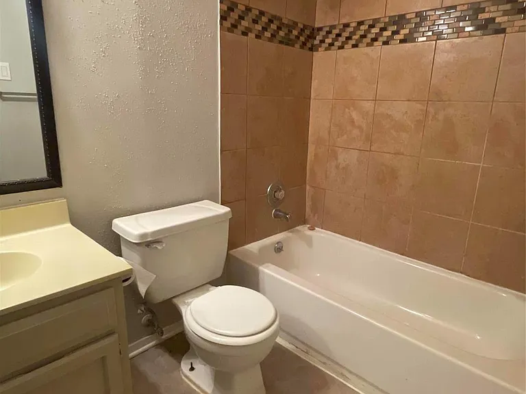 7615 Woodland West Dr — Photo 15