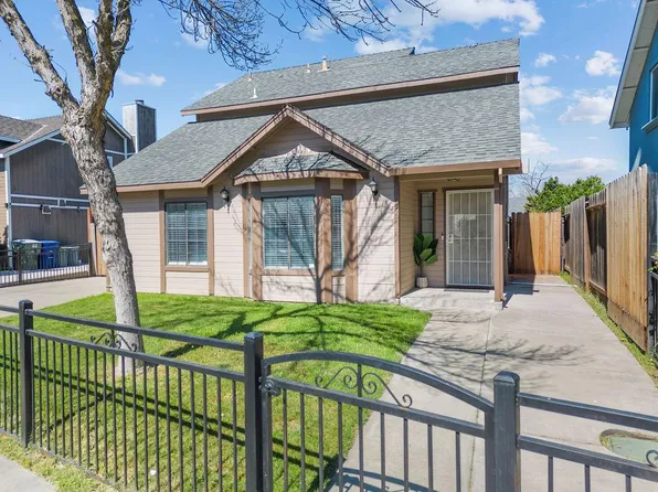 1521 Dezzani Ln, Modesto, CA 95358