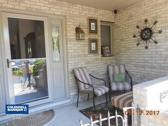 4th image of 17801 Highland Ave