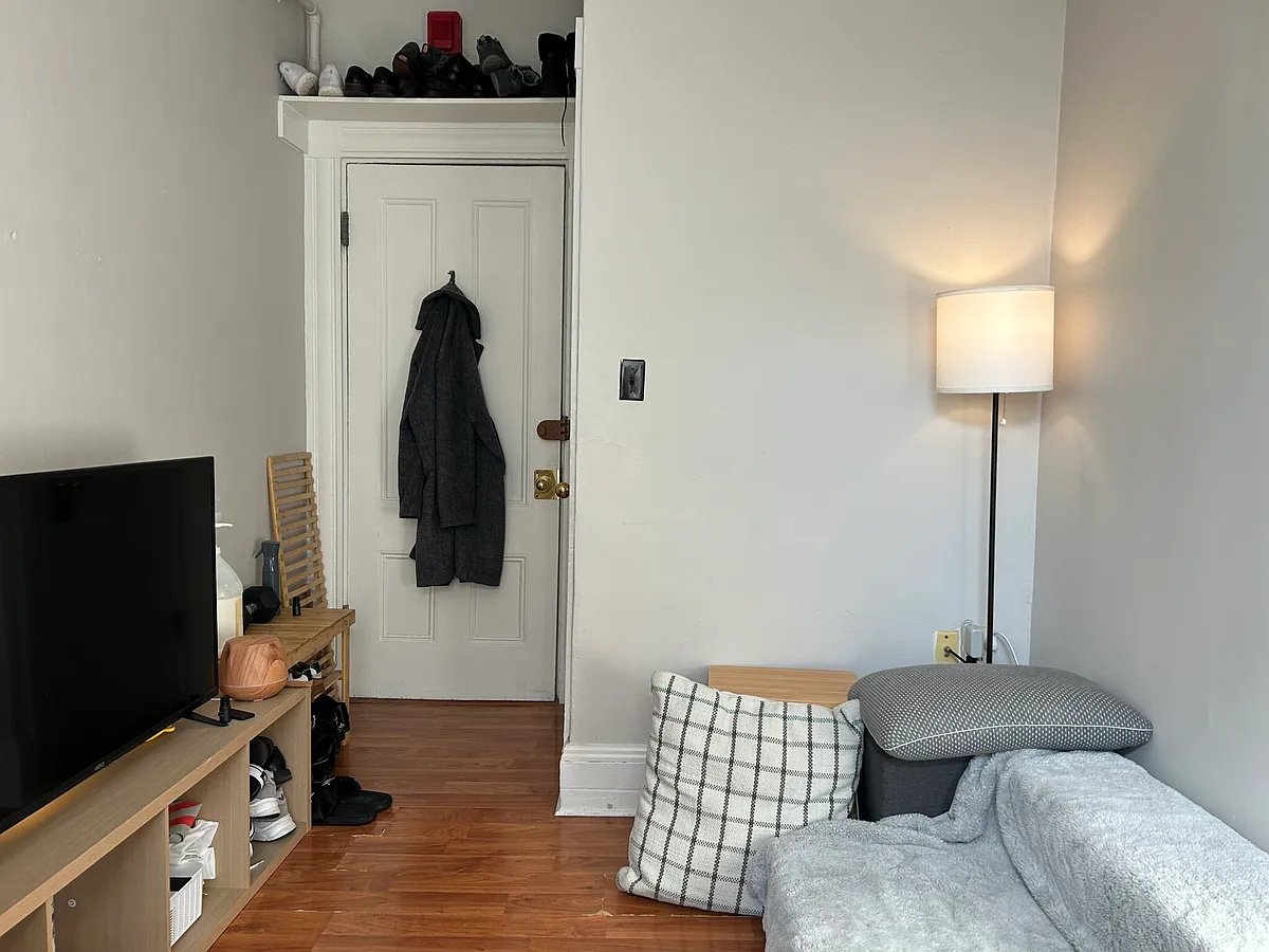 Building Photo - 271 Newbury St #9