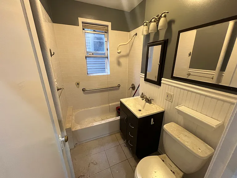 153 Roosevelt Ave #1B — Photo 8