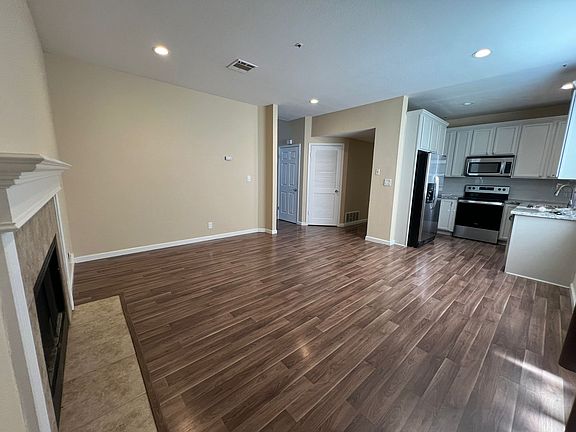 Dining/kitchen