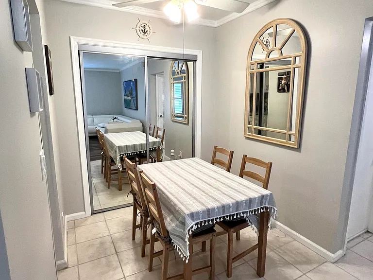 2270 NE 68th St #1911 — Photo 3