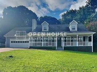 1704 Cum Laude Way, Lawrenceville, GA 30044