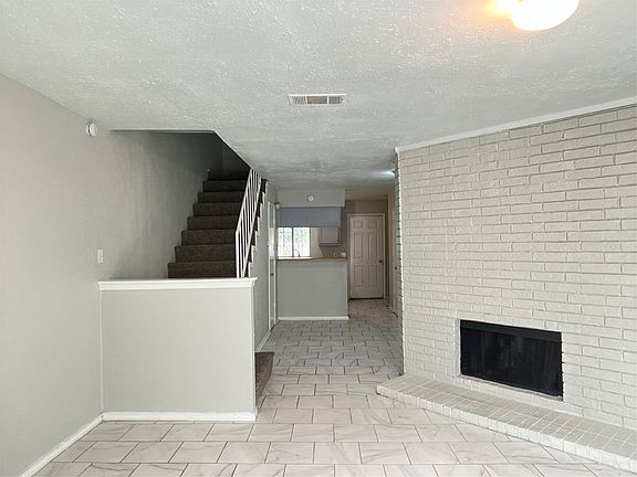 4th image of 2137 Aspen St