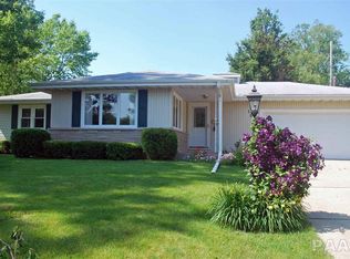 1513 W Kenwick Ln, Peoria, IL 61614