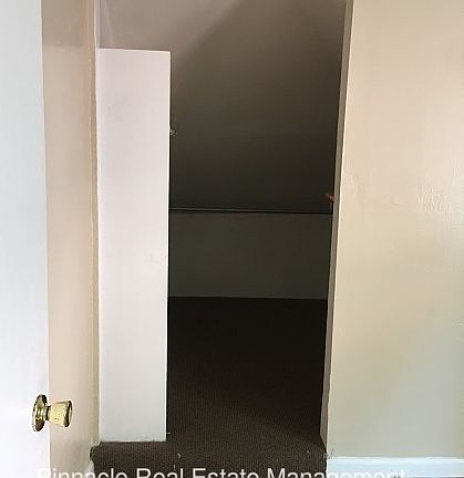 4th image of 1483 N Milwaukee St