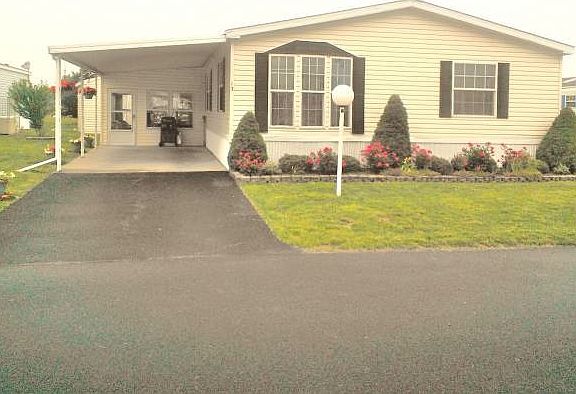 4th image of 13 Lavender Ln