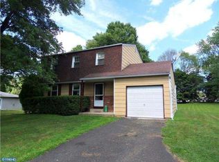 72 Blue Jay Rd, Chalfont, PA 18914