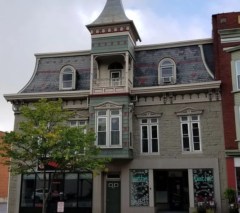 22-26 W Main St