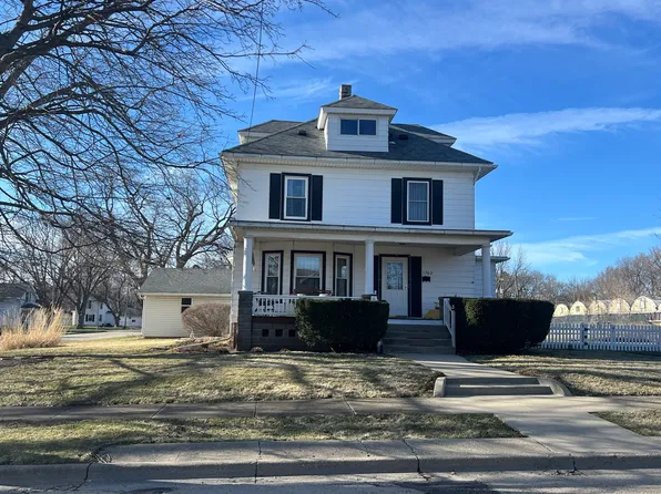 1702 E 5th St, Sterling, IL 61081