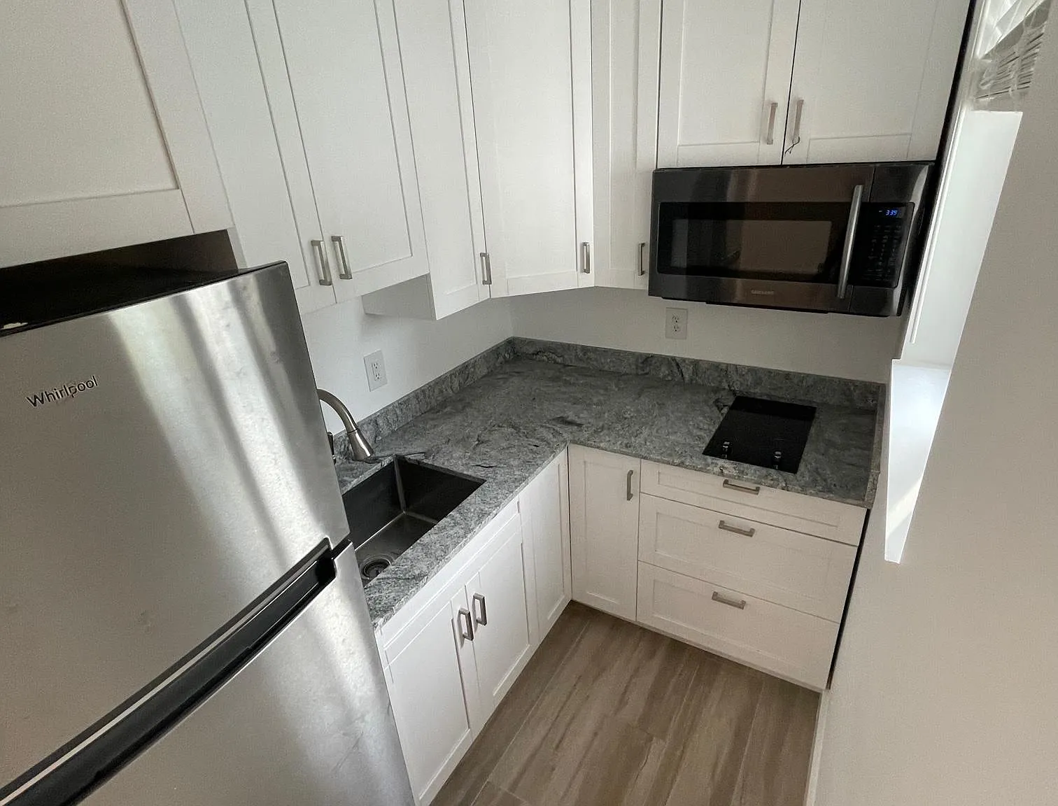 SE 3rd Ave, Dania Beach — Photo 4